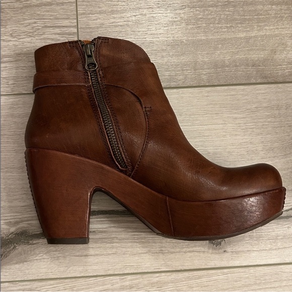 Kork-Ease Ramona Leather ankle boot + Kenneth Cole Reaction Suede boots bundle - Picture 6 of 16
